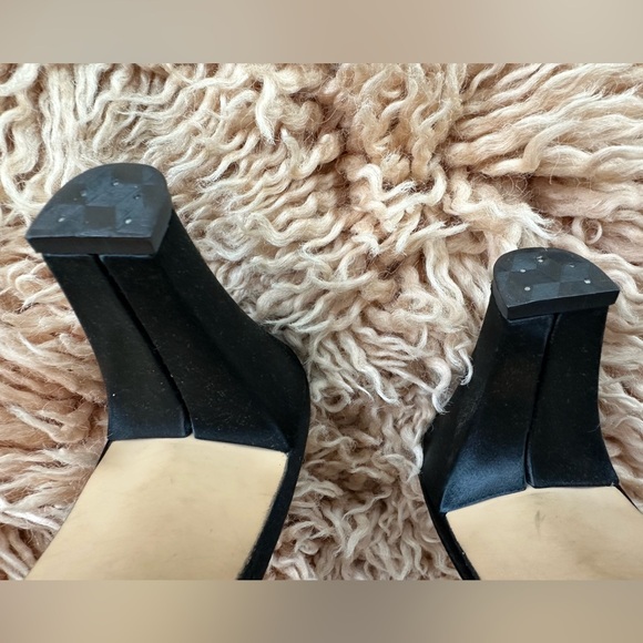 Vintage DANIEL GREEN Satin Shoes Black Boudoir Slippers 1950s Bow Rosette 6.5/7 - Picture 8 of 9